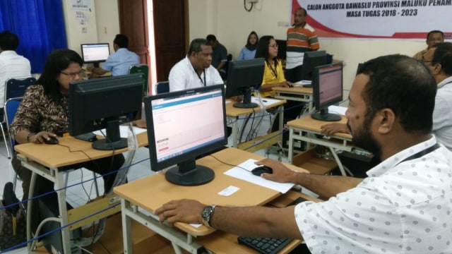 HARI INI, 25 CALON ANGGOTA BAWASLU MALUKU PENAMBAHAN IKUTI TES CAT (5)