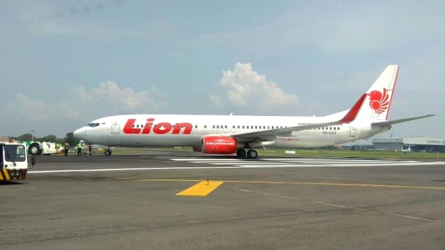 Pesawat Lion mengalami aspal amblas. (Foto: Dok. Istimewa)