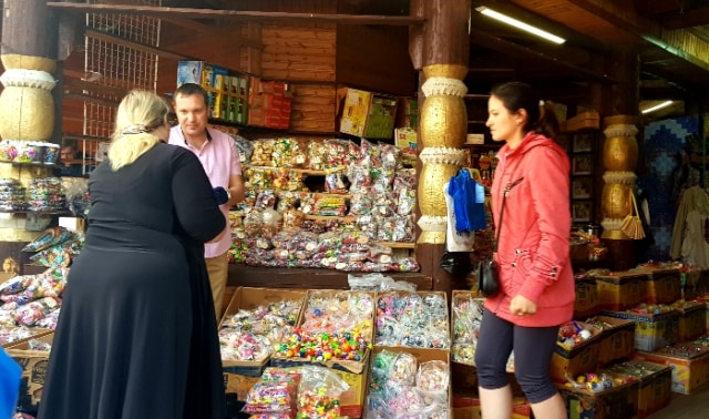 Rabu, Hari Grosir di Pasar Izmailovo Moskow (1)