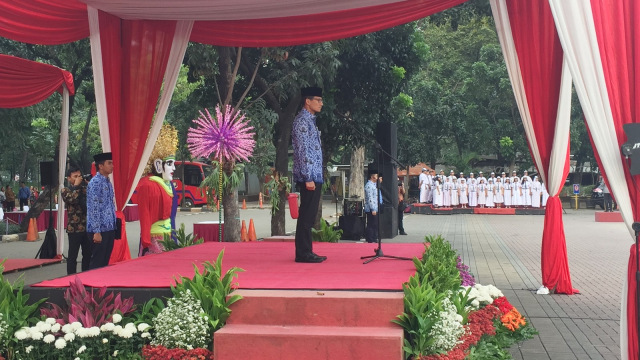 Sandi saat memimpin upacara (Foto: Moh Fajri/kumparan)
