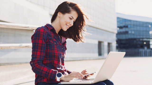 Ilustrasi Bekerja di Luar (Foto: Thinkstock)