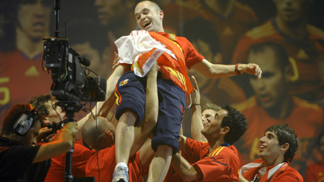 Iniesta cetak gol bersejarah di Piala Dunia 2010. (Foto: MIGUEL RIOPA / AFP)