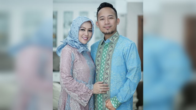 Denny Cagur dan Istri (Foto: Instagram @DennyCagur)