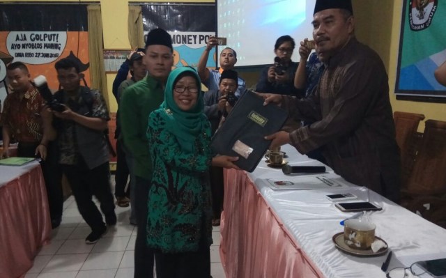 Paslon Umi Azizah - Sabilillah Ardie Akhirnya Mendaftar ke KPU Tegal