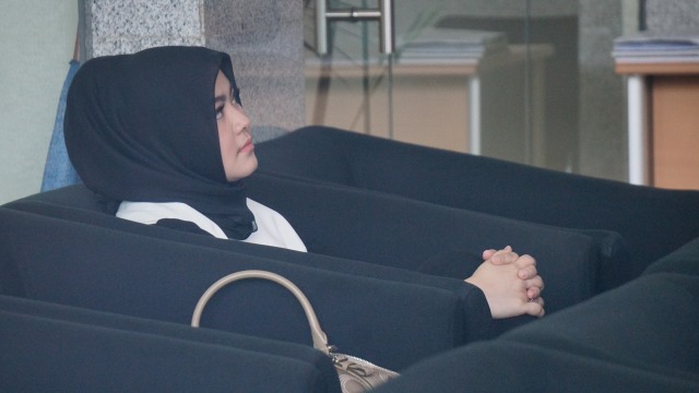 Istri Zumi Zola, Sherrin Taria di KPK (Foto: Fanny Kusumawardhani/kumparan)