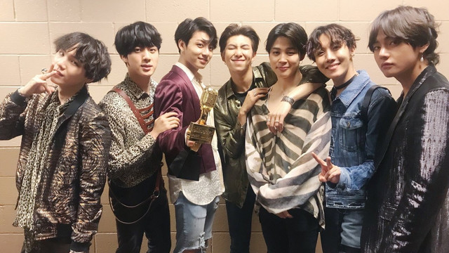 BTS (Foto: Twitter/@bts_bighit)