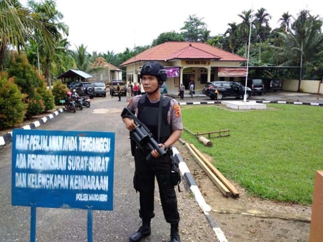 Penyerang Polsek Teriak Bawa Bom!