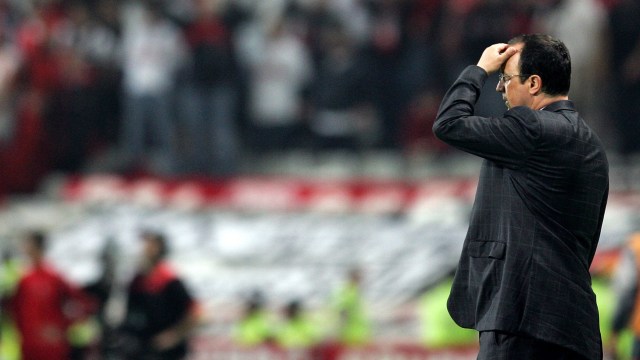 Benitez di final Liga Champions 2005. (Foto: FILIPPO MONTEFORTE / AFP)