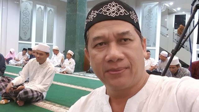 Prof Suteki, Guru Besar FH Undip (Foto: Facebook/Suteki, Sh, Mhum, Dr)