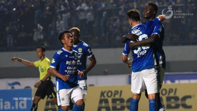 Persib vs PSM (Foto: Dok. Liga Indonesia)