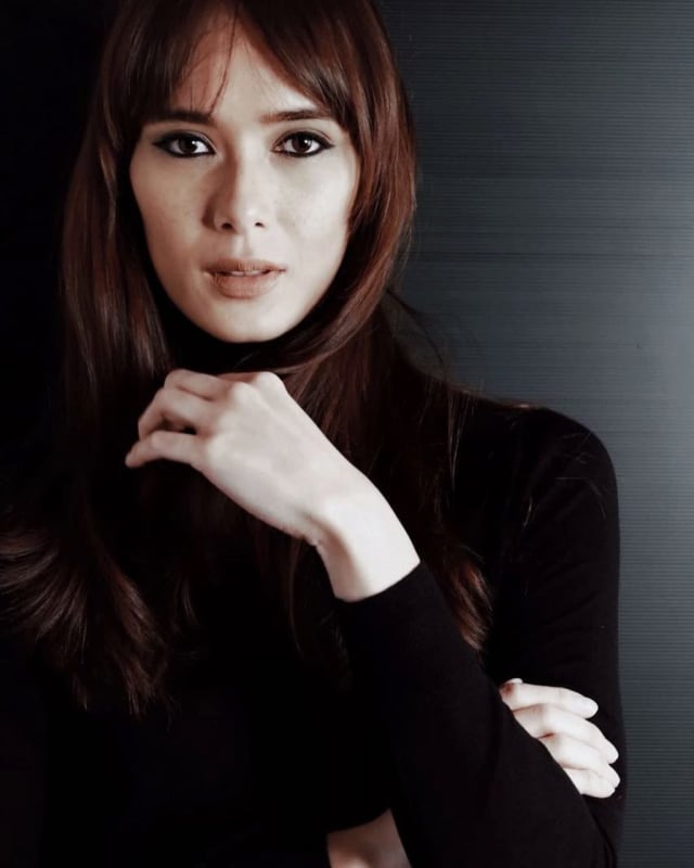 10 Artis yang Pilih Pindah Keyakinan demi Pasangan (2)