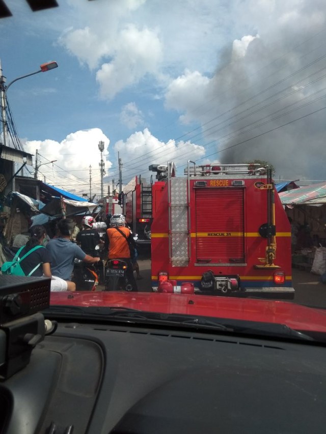 10 rumah hangus terbakar di Kebon Jeruk. (Foto: Istimewa)