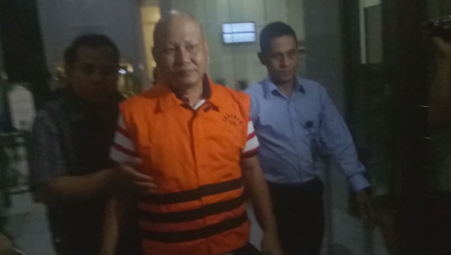 Tersangka Kasus Suap Buton Selatan, ditahan KPK (Foto: Adhim Mugni/kumparan)