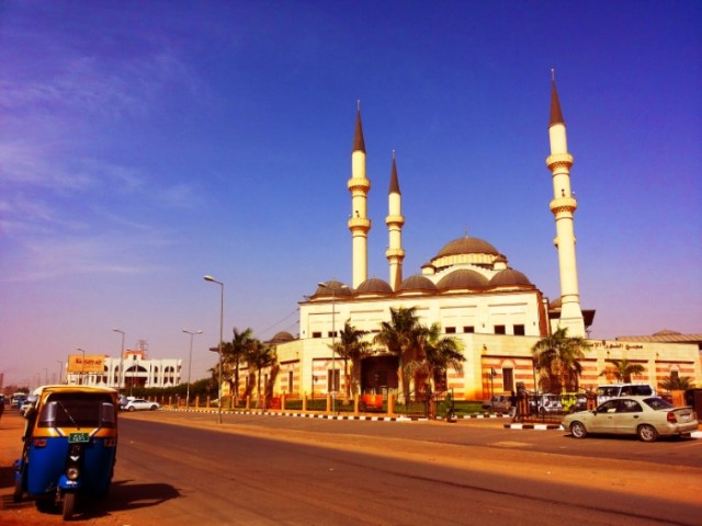 SUASANA RAMADAN DI NEGERI DUA NIL