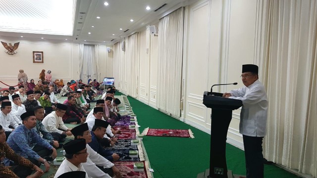Wapres JK buka puasa dengan pengurus DMI. (Foto: Kevin Kurnianto/kumparan)