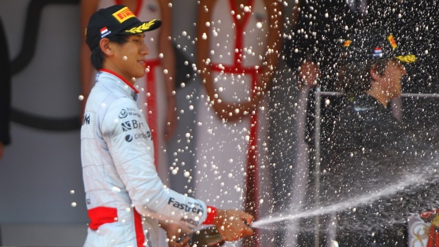 Sean Gelael naik podium di GP Monaco. (Foto: Istimewa)