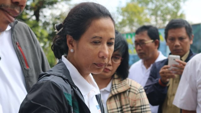 Menteri Rini tinjau rumah karyawan Perhutani. (Foto: Selfy Sandra Momongan/kumparan)