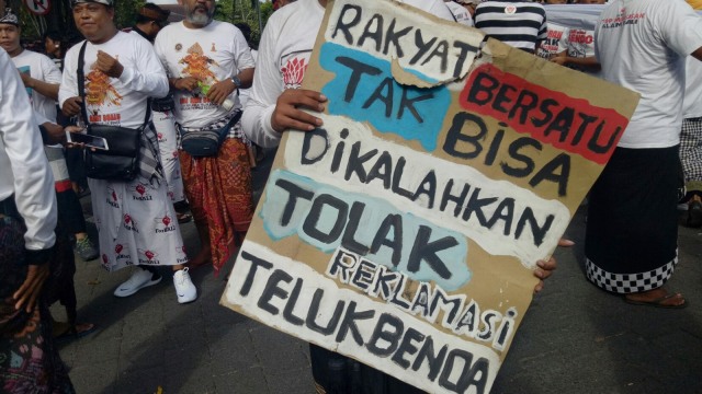 Aksi tolak reklamasi Teluk Benoa (Foto: Cisilia Agustina Siahaan/kumparan)