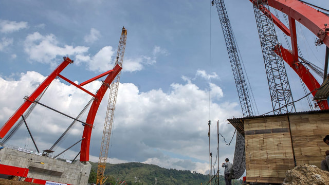 Menteri PUPR tinjau lokasi Jembatan Kali Kuto (Foto: Others/Dok. Humas PUPR)
