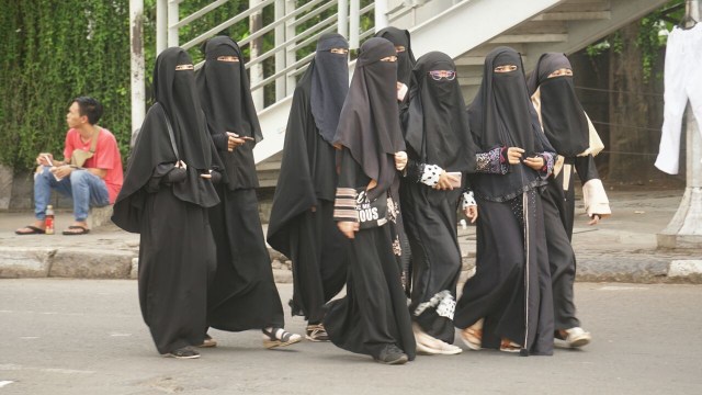 Ilustrasi wanita bercadar Foto: Jamal Ramadhan/kumparan
