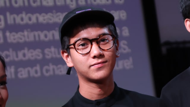 Iqbaal Ramadhan di @america, Pacific Place (Foto: Munady)