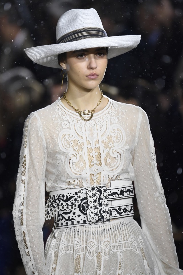 Fashion show Dior bertemakan Dior Croisiere 2019 (Foto: AFP/Bertrand GUAY )