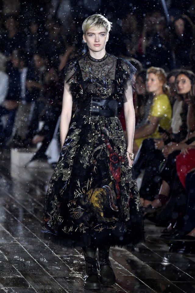 Fashion show Dior bertemakan Dior Croisiere 2019 (Foto: AFP/Bertrand GUAY)