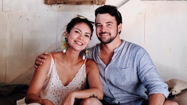 Aline Adita dan suami. (Foto: Instagram @aline_adita)