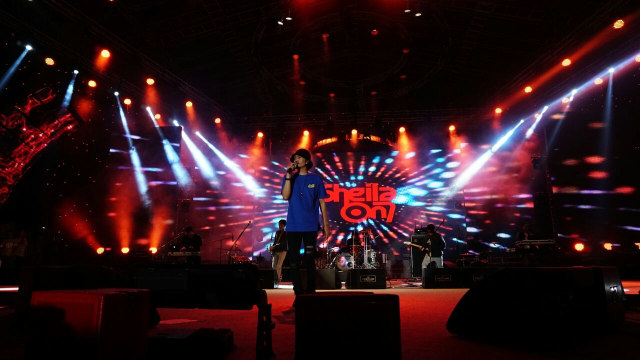 Penampilan Sheila on 7 di Jakarta Fair 2018. (Foto: Jamal Ramadhan/kumparan)