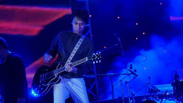 Penampilan Sheila on 7 di Jakarta Fair 2018. (Foto: Jamal Ramadhan/kumparan)