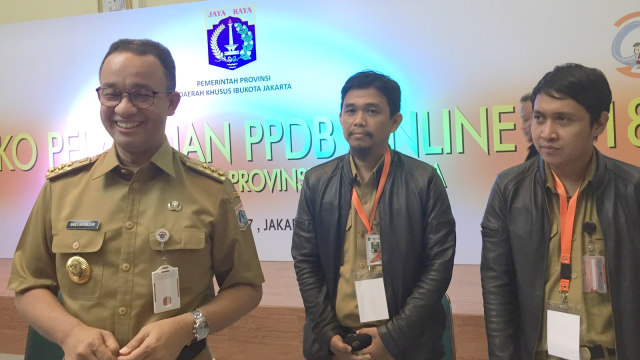 Anies melakukan kunjungan ke SMKN 1 Jakarta. (Foto: Moh Fajri/kumparan)