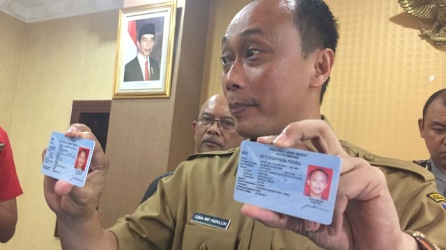 Konpers soal E-KTP yang tercecer di Bogor (Foto: Soejono Eben/kumparan)