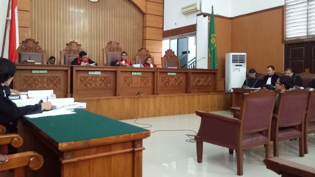 Ahmad Dhani menghadiri sidang di PN Jaksel (Foto: Aria Pradana/kumparan)