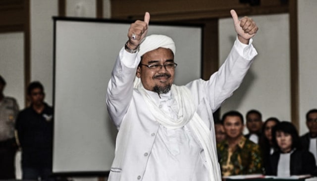 Rizieq di Ruang Sidang (Foto: Reskrimsus.metro.polri.go.id)