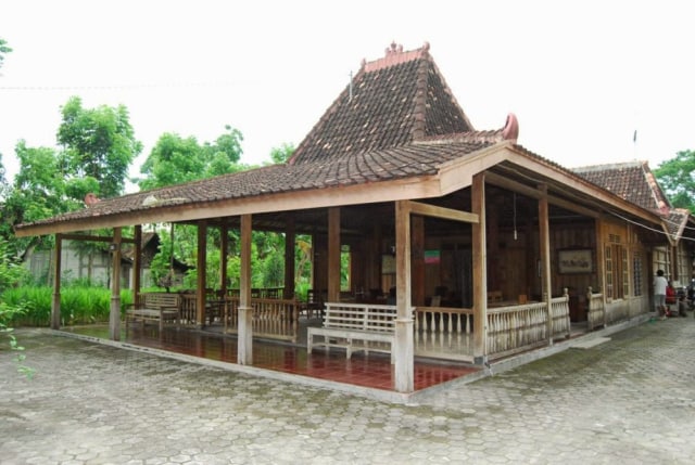 8 Rumah Adat Paling Populer di Indonesia (1)