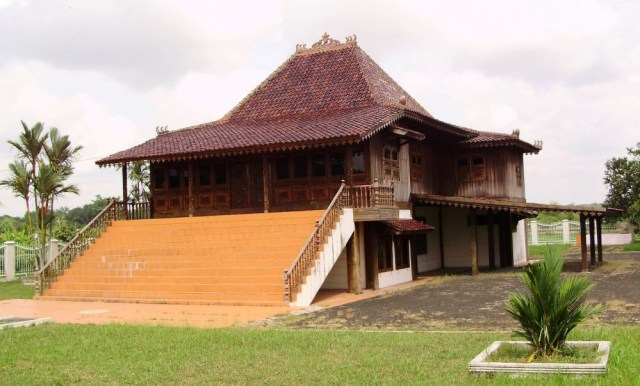 8 Rumah Adat Paling Populer di Indonesia (5)
