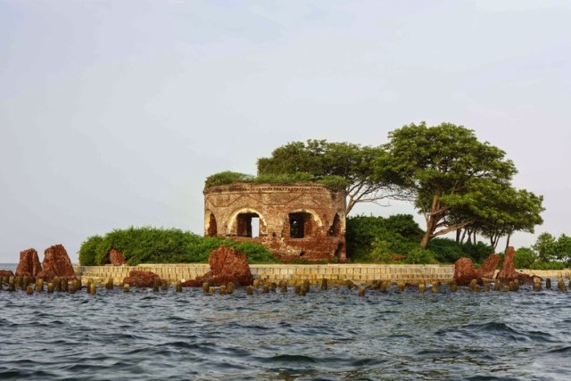 Pulau Onrust Yang Penuh Misteri