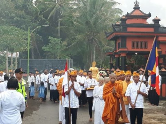 Perayaan Waisak di Banyuwangi Berjalan Lancar