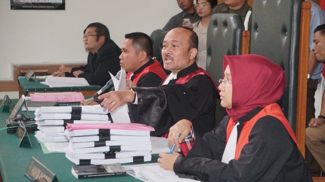 Suasana sidang vonis kasus First Travel (Foto: Garin Gustavian/kumparan)