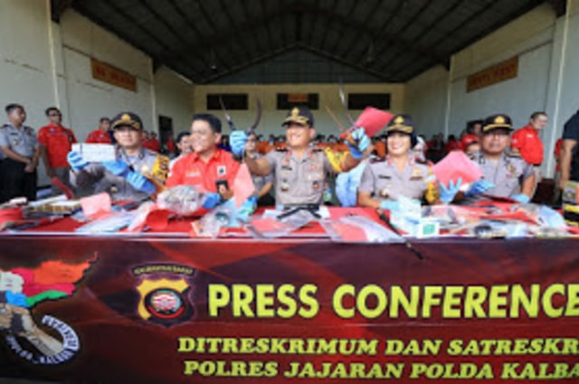 Dahsyat!!Polda Kalbar Ungkap 1.011 Kasus dan 1.144 Tersangka Dalam Operasi Pekat, Dengan Barang Bukti 7 Ton Miras