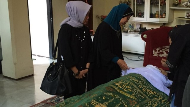 Suasana duka di rumah Dawam Rahardjo (Foto: Fachrul Irwinsyah/kumparan)