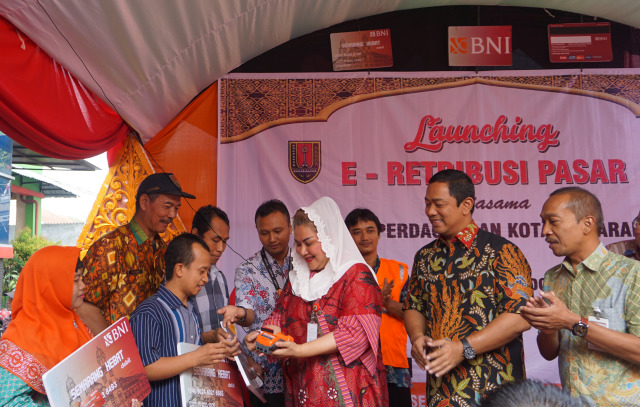 BNI Hadirkan Solusi E-Retribusi ke Pedagang Pasar di Semarang (1)