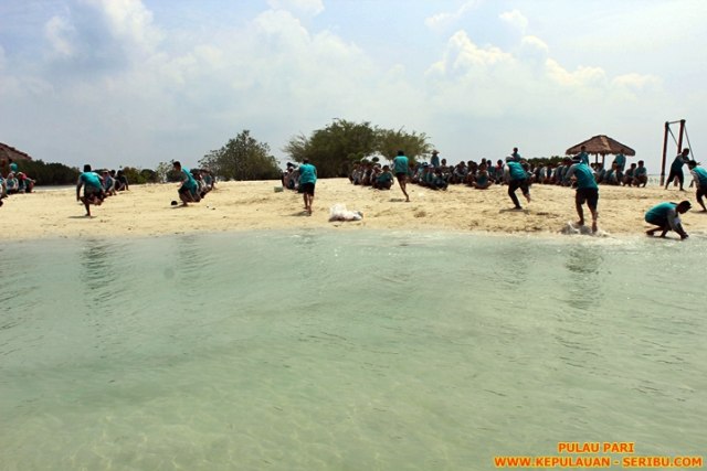 Pulau Pari Keindahan Pantai Pasir Putih Di Pantai Perawan (2)