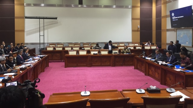 Raker Komisi I dengan Menlu (Foto: Rafyq Alkandy Ahmad Panjaitan/kumparan)