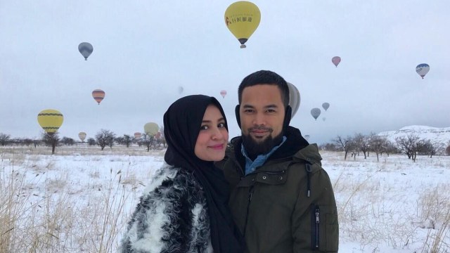 Shireen Sungkar dan Teuku Wisnu. (Foto: Instagram @teukuwisnu)