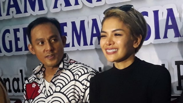 Nikita Mirzani dan Dipo Latief, Foto: Adinda Githa Murti Sari Dewi/kumparan