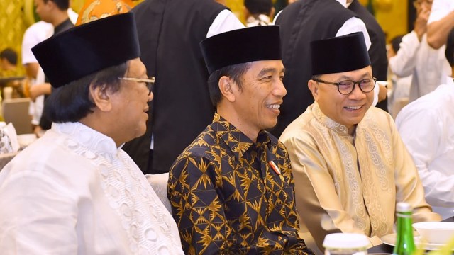 Joko Widodo di bukber kediaman Ketua DPD RI. (Foto: dok. Biro Pers Setpres)