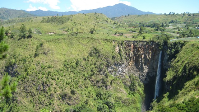 Air Terjun Sipiso-piso, Sumatera Utara (Foto: Flickr / B10m)