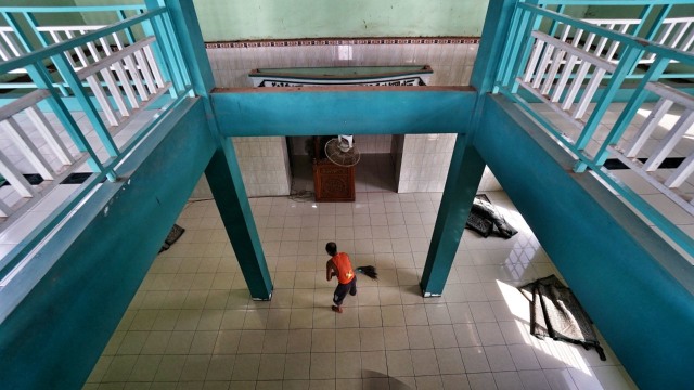 Masjid Jami Baitul Mustaghfirin di tol Batang. (Foto: Aditia Noviansyah/kumparan)