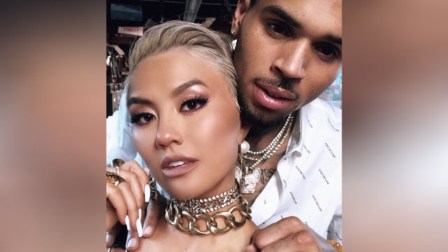 Agnez Mo dan Chris Brown. (Foto: Instagram/@agnezmo)